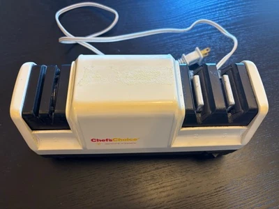 Chefs Choice Diamond Hone Professional Knife Sharpener Model 100 Trizor Edge - Image 1 of 4