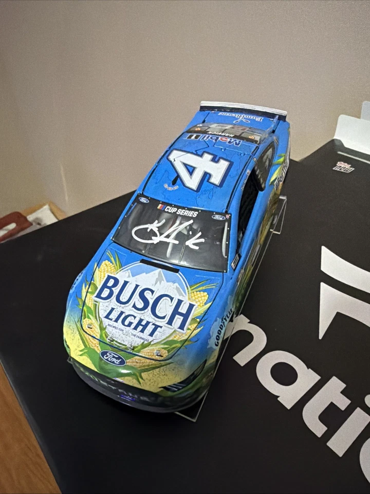 Kevin Harvick 1/24 Busch Light #For The Farmers 2020 Atlanta Win Elite Foto 1 de 2