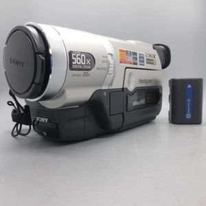 Sony Handycam CCD-TRV208E Handheld Hi8 8mm Camcorder Silver Tested - Picture 1 of 11