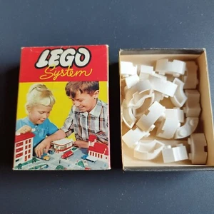 Vintage Lego System Box no 224  produced in 1958-1965. 20 white half-circles - Picture 1 of 8