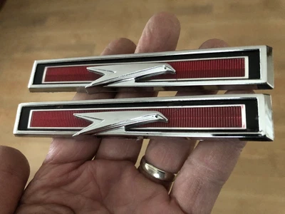 1967 66? Skylark--SET--"OEM" Interior Door Panel "Skylark" Emblems Ornaments GM Foto 1 de 4