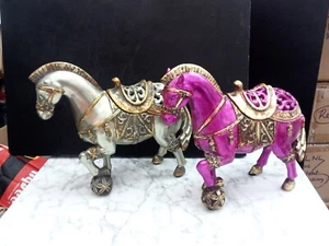 Dos hermosas cajas de baratijas en forma de caballo verde/dorado y rosa/dorado - Imagen 1 de 11