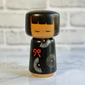 Diente de león arco rojo firmado vintage Sosaku Kokeshi por Tsuneyuki estilo moderno - Imagen 1 de 8