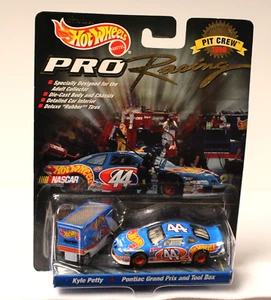 Vintage 1998 Kyle Petty #44 Hot Wheels Pro Pit Crew 1:64 Diecast & Tool Box - Picture 1 of 3