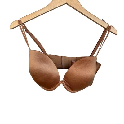 Sujetador Victoria's Secret Muy Sexy Sin Tirantes 36D Bronce Push Up Correas Extraíbles Foto 1 de 4