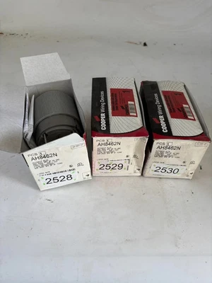 Cooper AH8462N вилка с автоматическим захватом 60 А 250 В (1 ПК на заказ) - Изображение 1 из 3