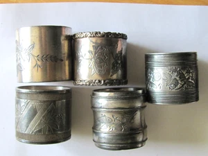 5 antike verzierte viktorianische Serviettenringe Blätter und Insekten Design Deko - Bild 1 von 9