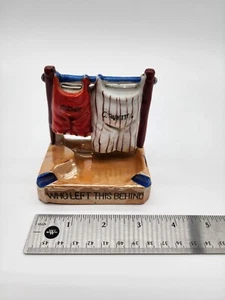 VINTAGE JAPAN CLOTHES LINE "WHO LEFT THIS BEHIND" MATCHES & CIG HOLDER ASHTRAY - Picture 1 of 8