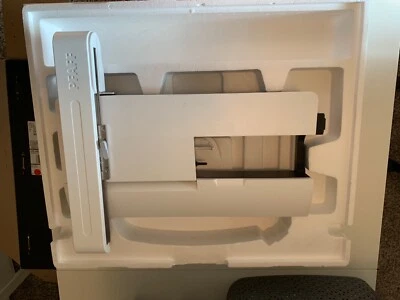 Máquina de coser bordar pfaff creative 3.0 blanca/rosa muy poco usada Foto 1 de 4