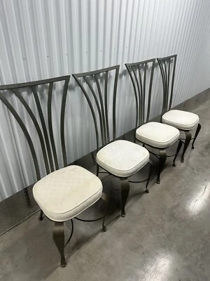 Afeitadora moderna de finales del siglo XX Howard sillas de comedor con respaldo de acero con listones y patio Foto 1 de 4