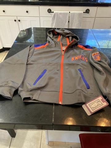 BOYS/GIRLS YOUTH HARDWOOD CLASSICS NEW YORK KNICKS FULL ZIP HOODIE JACKET S NWT Cover