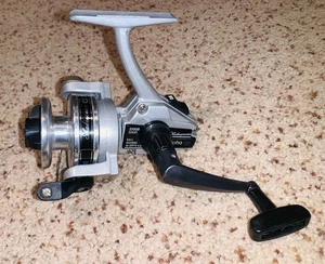 Shakespears Alpha 040 2100B Series Fishing Reel NICE! - Picture 1 of 7