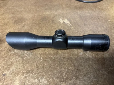 NCSTAR MIL-DOT 4X32 NEGRO MIRA TELESCÓPICA ÓPTICA CON CUBIERTAS DE LENTES EE. UU. (SIN ANILLOS DE MONTAJE) Foto 1 de 4