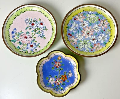 Antiguo Lote de 3 Platos Baratija/Pin Pintados a Mano Cobre Esmalte Cantón Chino Foto 1 de 4