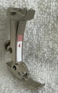 Genuine Bernina #4 Zipper Foot, New Style - Picture 1 of 3