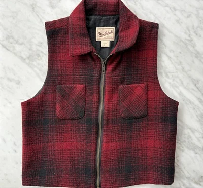 Chaleco para mujer Woolrich recortado con cremallera, mezcla de lana, rojo/balaco, talla pequeña Foto 1 de 4