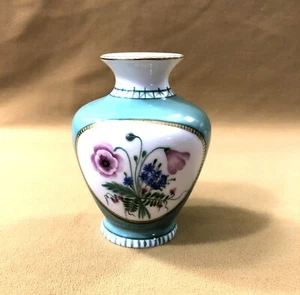 vase en porcelaine Russe signé IMPERIAL PORCELAIN ST. PETERSBURG 1744 11 cm - Picture 1 of 7
