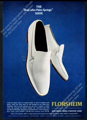 1968 Florsheim Coronado sapatos masculinos de couro branco foto anúncio impresso vintage - Imagem 1 de 4