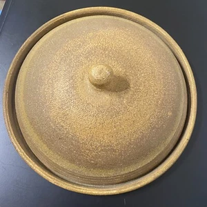 Cúpula de queso de cerámica de loza vintage firmada MJ Durante 1982 gres - Imagen 1 de 14