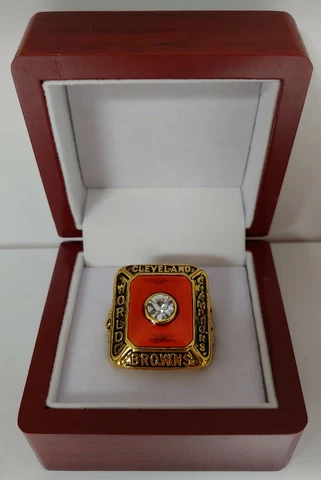 Cleveland Browns - 1955 NFL Championship Ring With Wooden Display Box Cover