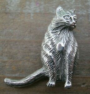 A Pretty Antique Style Solid SIlver 925 Sitting Cat Brooch  / Tie Pin / Badge 
