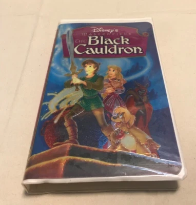 The Black Cauldron VHS Movie Disney Masterpiece Collection Metallic Cover Art Foto 1 de 4