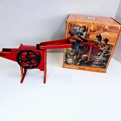 Antique Sheller Circa 1920 1/8 Scale Working Gears Eartl Power House Farm Series - Image 1 of 4