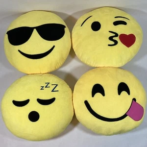 ⚡️Emoji Pillows, Set Of 4 Super Soft Plush Travel Pillow Excellent Condition - Picture 1 of 12