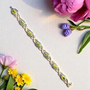 Vintage 925 Sterling Silver Oval Peridot XO Bracelet Bezel Set Faceted - Picture 1 of 8