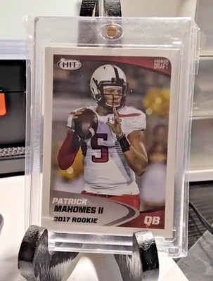 PATRICK MAHOMES II 2017 PREMIER DRAFT ROOKIE CARD # 5 SHARP CARD NICE CORNERS - Image 1 of 4