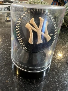 New York Yankees Roadster bordado Rawlings béisbol coleccionable en estuche. - Imagen 1 de 5