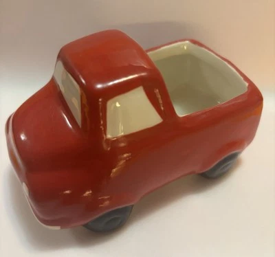 Mini maceta de cerámica roja para camión de granja para suculentas y plantas pequeñas gratis Foto 1 de 4