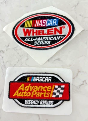 Lote de 2 parches serie semanal NASCAR Whelen All-American & Advance Auto Parts Foto 1 de 4