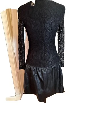 Vestido Pinky Negro Encaje Y Cuero Talla Pequeña Foto 1 de 4