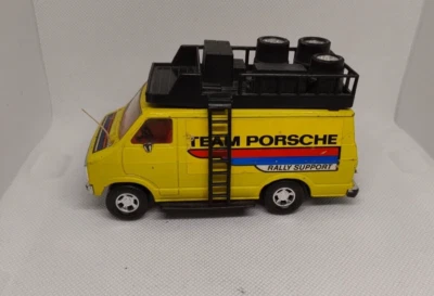 Matchbox SuperKings Dodge Van Team Porsche Rally Support Foto 1 de 4