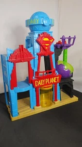 2015 Mattel Fisher Price Imaginext Superman Daily Planet DC Super Hero Playset - Picture 1 of 4