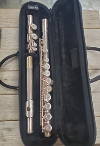 Vintage W.T. Armstrong Elkhart Flute Model 104S5498 W/ Protec Hard Case - Picture 1 of 8