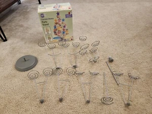 Wilton Cupcake Stand Cupcake Heaven Party Stand Holds 19 Cupcakes - Picture 1 of 3
