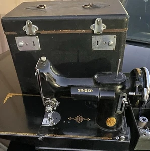 Máquina de coser SINGER 221 peso pluma - Imagen 1 de 8