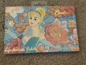 Paleta de sombras de ojos Disney Princesa Cenicienta-12 colores con espejo decorativo NUEVA👸 - Imagen 1 de 5
