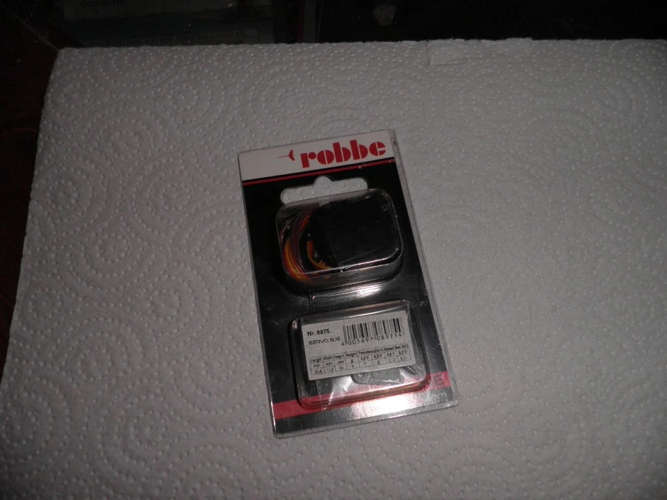 2X Robbe / Futaba Servo 8,1G - Bild 1 von 4