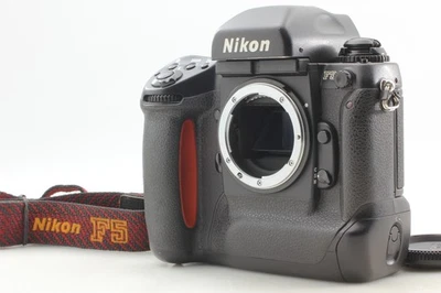 Cámara fotográfica SLR Nikon F5 35 mm LATE S/N 312xxxx [casi como nueva con correa] de JAPÓN Foto 1 de 4