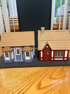VINTAGE WOODEN DISPLAY HAND BUILT BUILDING LOT VILLAGE PAIR OF HOUSES - Picture 1 of 9