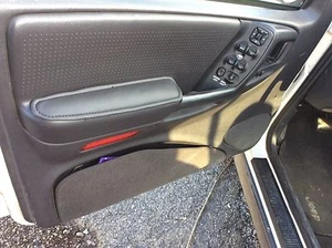 jeep grand cherokee Driver & Passenger door panel Repair Pair. 1997 READ - Picture 1 of 9