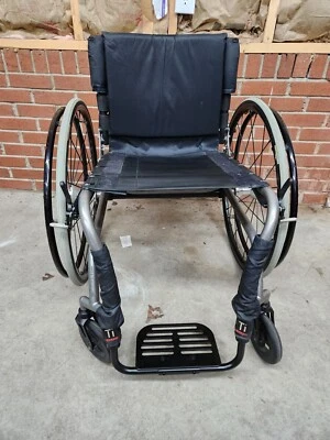 Tilite TR Silla de Ruedas Manual Ultra Ligera 18 x 17 Like Quickie Foto 1 de 4