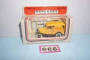 Lledo COKE TRUCK LONDON 1983 FIGURES YELLOW BLACK MODEL DAYS GONE Boxed - Picture 1 of 4