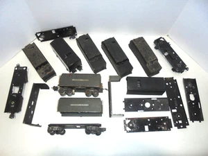 LIONEL O GAUGE LOT OF TRAIN TENDER SHELLS, FRAMES & MORE POSTWAR - Picture 1 of 7