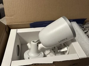 Lorex 4K Deterrance Bullet AI PoE IP Wired Camera - E896AB-Z - Picture 1 of 4