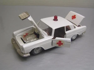 Pilen Mercedes Benz 250 Coupe Ambulance Servicio De Urgencia Spain 1/43 scale NM - Picture 1 of 11