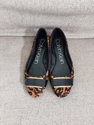 Zapatos planos sin cordones Calvin Klein Oneta invierno leopardo becerro talla 9,5 para mujer Foto 1 de 4